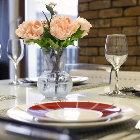 Modern By The By Renters * Karwia