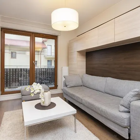 Modern By The By Renters * Karwia