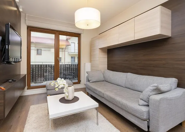 Modern By The By Renters * 卡尔维亚